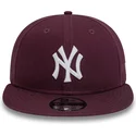 mutzen-flach-rot-snapback-granate-9fifty-essential-der-new-york-yankees-mlb-von-new-era