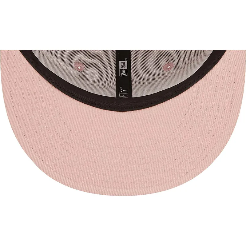 mutzen-flach-rosa-snapback-9fifty-league-essential-der-new-york-yankees-mlb-von-new-era