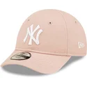 mutzen-gebogen-rosa-verstellbares-band-fur-kinder-pequeno-9forty-league-essential-der-new-york-yankees-mlb-von-new-era