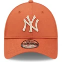 new-era-curved-brim-9forty-league-essential-new-york-yankees-mlb-orange-adjustable-cap-with-beige-logo
