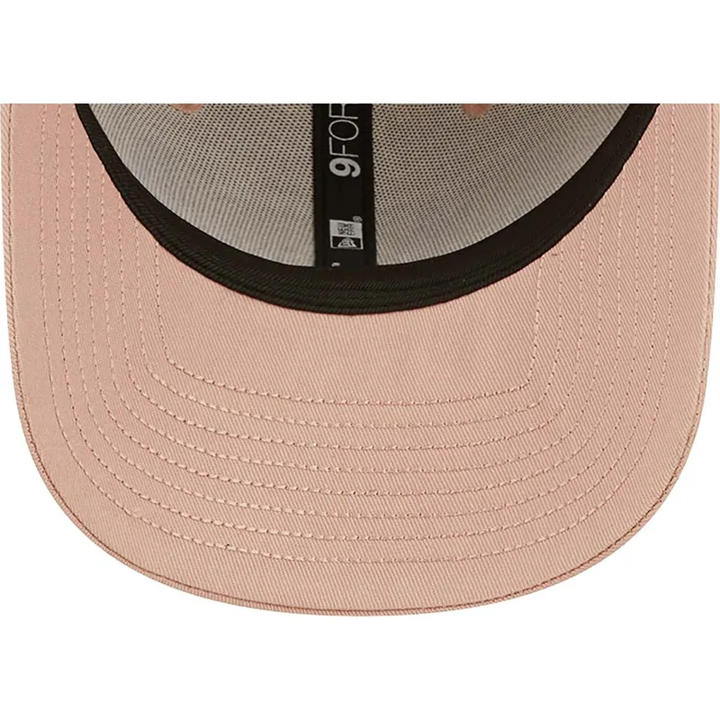 mutzen-gebogen-rosa-verstellbares-band-9forty-von-new-era
