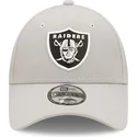 mutzen-gebogen-grau-verstellbares-band-9forty-repreve-der-las-vegas-raiders-nfl-von-new-era