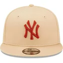 casquette-plate-beige-snapback-9fifty-league-essential-new-york-yankees-mlb-new-era