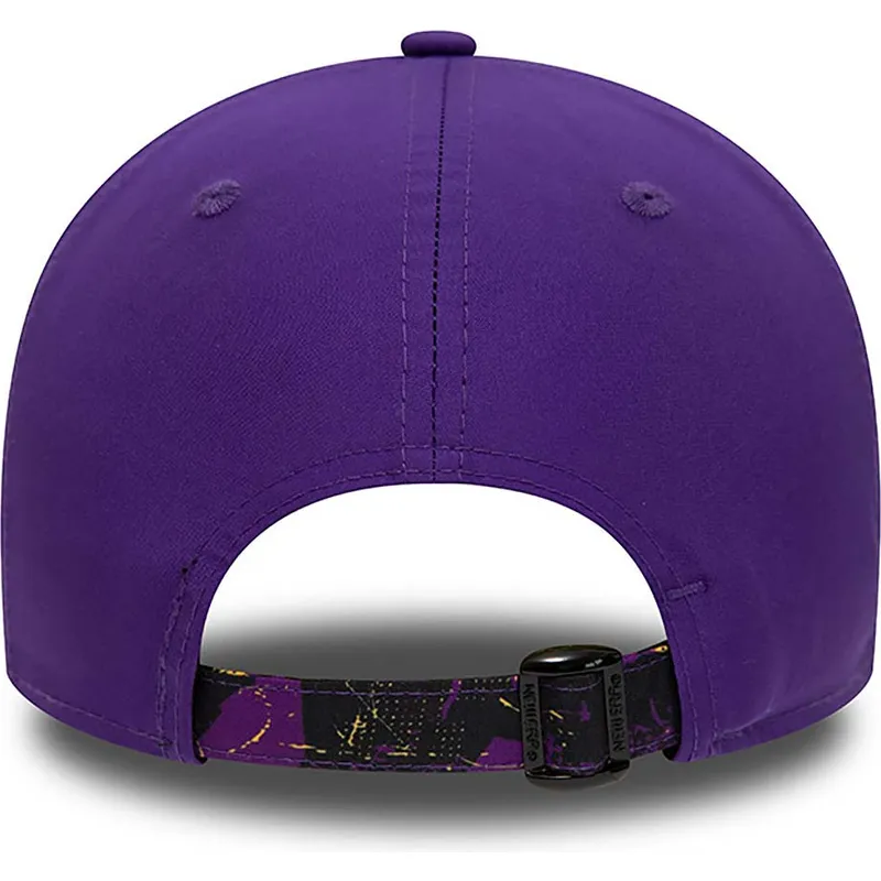 mutzen-gebogen-violett-verstellbares-band-9forty-print-infill-der-los-angeles-lakers-nba-von-new-era