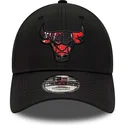mutzen-gebogen-schwarz-verstellbares-band-9forty-print-infill-der-chicago-bulls-nba-von-new-era