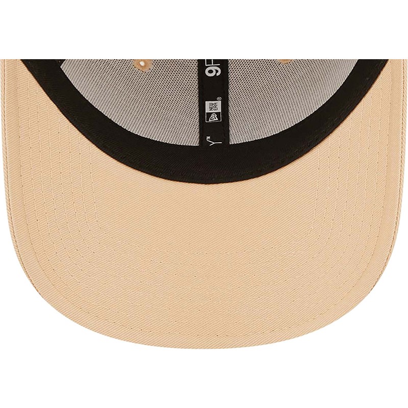 new-era-curved-brim-women-9forty-league-essential-new-york-yankees-mlb-beige-adjustable-cap-with-beige-logo