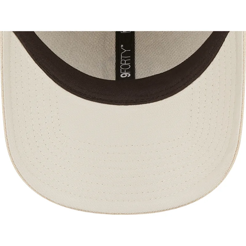 beige-gebogene-verstellbare-9forty-linen-kappe-der-new-york-yankees-mlb-von-new-era