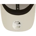 beige-gebogene-verstellbare-damenkappe-9forty-monogram-der-new-york-yankees-mlb-von-new-era