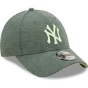 mutzen-gebogen-grun-verstellbares-band-9forty-jersey-essential-der-new-york-yankees-mlb-von-new-era
