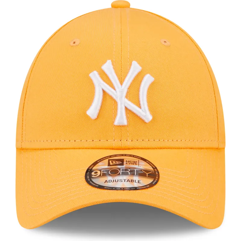 mutzen-gebogen-orange-verstellbares-band-claro-9forty-league-essential-der-new-york-yankees-mlb-von-new-era