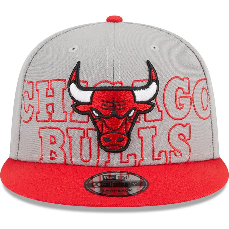 graue-und-rote-flache-snapback-kappe-9fifty-draft-edition-2023-von-chicago-bulls-nba-von-new-era graue-und-rote-flache-snapback-kappe-9fifty-draft-edition-2023-von-chicago-bulls-nba-von-new-era