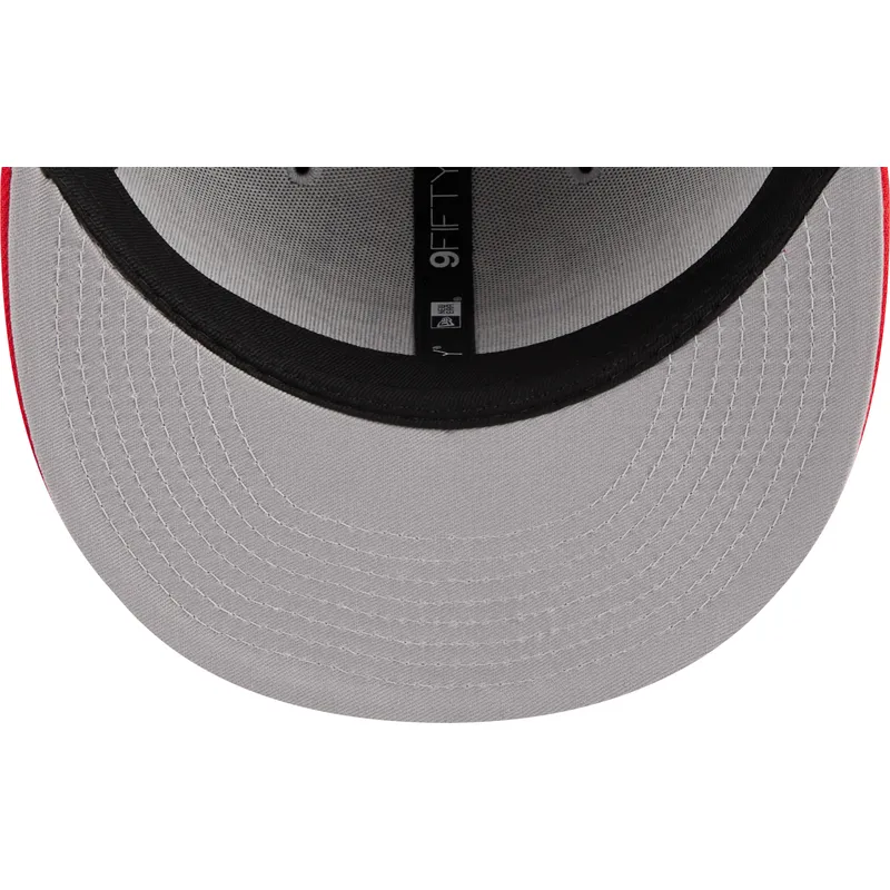 graue-und-rote-flache-snapback-kappe-9fifty-draft-edition-2023-von-chicago-bulls-nba-von-new-era graue-und-rote-flache-snapback-kappe-9fifty-draft-edition-2023-von-chicago-bulls-nba-von-new-era