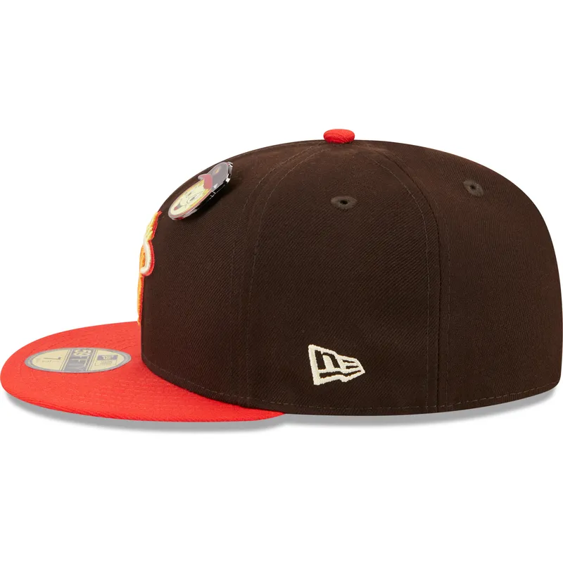 braune-und-rote-anliegende-59fifty-flatcap-the-elements-fire-pin-der-miami-heat-nba-von-new-era
