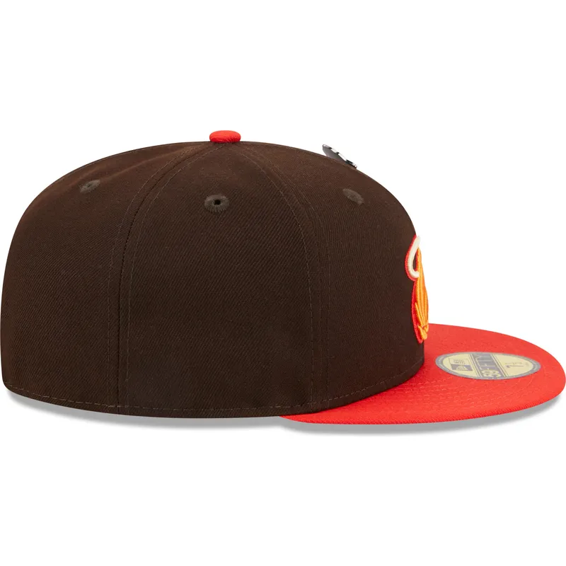 braune-und-rote-anliegende-59fifty-flatcap-the-elements-fire-pin-der-miami-heat-nba-von-new-era