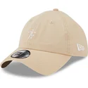 beige-gebogene-verstellbare-kappe-casual-classic-stickman-von-manchester-united-football-club-premier-league-von-new-era