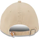 beige-gebogene-verstellbare-kappe-casual-classic-stickman-von-manchester-united-football-club-premier-league-von-new-era