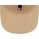 beige-gebogene-verstellbare-kappe-casual-classic-stickman-von-manchester-united-football-club-premier-league-von-new-era