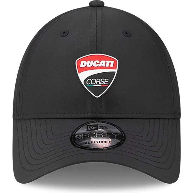 schwarze-verstellbare-curved-cap-9forty-ripstop-von-ducati-motor-motogp-von-new-era schwarze-verstellbare-curved-cap-9forty-ripstop-von-ducati-motor-motogp-von-new-era