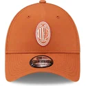mutzen-gebogen-orange-verstellbares-band-9forty-seasonal-der-ac-milan-serie-a-von-new-era