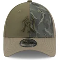 mutzen-gebogen-grun-verstellbares-band-9forty-multi-texture-der-new-york-yankees-mlb-von-new-era