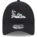 mutzen-gebogen-schwarz-verstellbares-band-9forty-der-bugs-bunny-looney-tunes-von-new-era