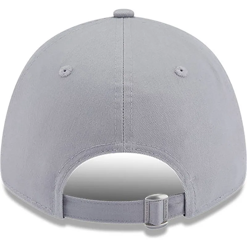 graue-verstellbare-curved-cap-9forty-team-side-patch-der-los-angeles-lakers-nba-von-new-era graue-verstellbare-curved-cap-9forty-team-side-patch-der-los-angeles-lakers-nba-von-new-era