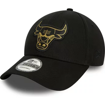 New Era Curved Brim 9FORTY Metallic Badge Chicago Bulls NBA Black Adjustable Cap
