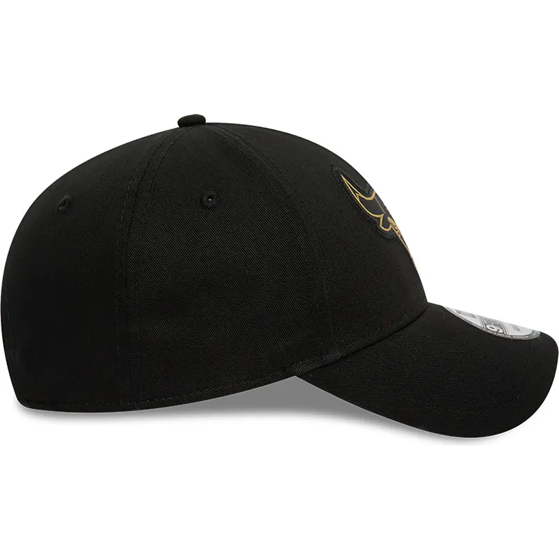 mutzen-gebogen-schwarz-verstellbares-band-9forty-metallic-badge-der-chicago-bulls-nba-von-new-era mutzen-gebogen-schwarz-verstellbares-band-9forty-metallic-badge-der-chicago-bulls-nba-von-new-era