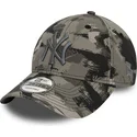 mutzen-gebogen-tarnung-verstellbares-band-9forty-all-over-print-painted-der-new-york-yankees-mlb-von-new-era