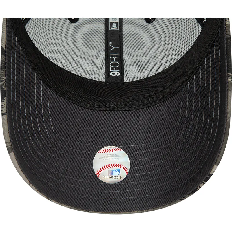 mutzen-gebogen-tarnung-verstellbares-band-9forty-all-over-print-painted-der-new-york-yankees-mlb-von-new-era