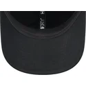 schwarze-verstellbare-curved-cap-9forty-pin-der-los-angeles-lakers-nba-von-new-era