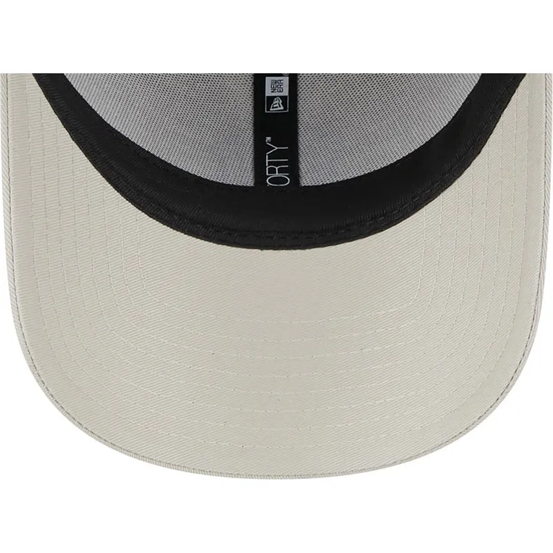 beige-gebogene-verstellbare-9forty-check-infill-kappe-von-new-york-yankees-mlb-von-new-era beige-gebogene-verstellbare-9forty-check-infill-kappe-von-new-york-yankees-mlb-von-new-era