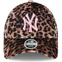 mutzen-gebogen-leopard-verstellbares-band-rosa-9forty-velour-der-new-york-yankees-mlb-von-new-era