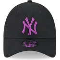 mutzen-gebogen-schwarz-verstellbares-band-9forty-league-essential-der-new-york-yankees-mlb-von-new-era
