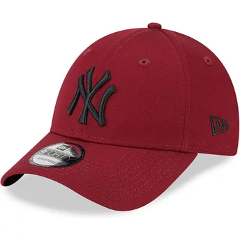 Casquette courbée rouge ajustable avec logo noir 9FORTY League Essential New York Yankees MLB New Era