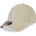mutzen-gebogen-beige-verstellbares-band-9forty-wide-cord-der-new-york-yankees-mlb-von-new-era