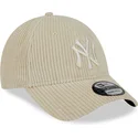 mutzen-gebogen-beige-verstellbares-band-9forty-wide-cord-der-new-york-yankees-mlb-von-new-era