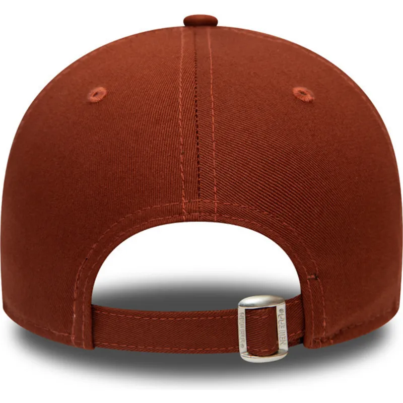 mutzen-gebogen-braun-verstellbares-band-9forty-league-essential-der-new-york-yankees-mlb-von-new-era