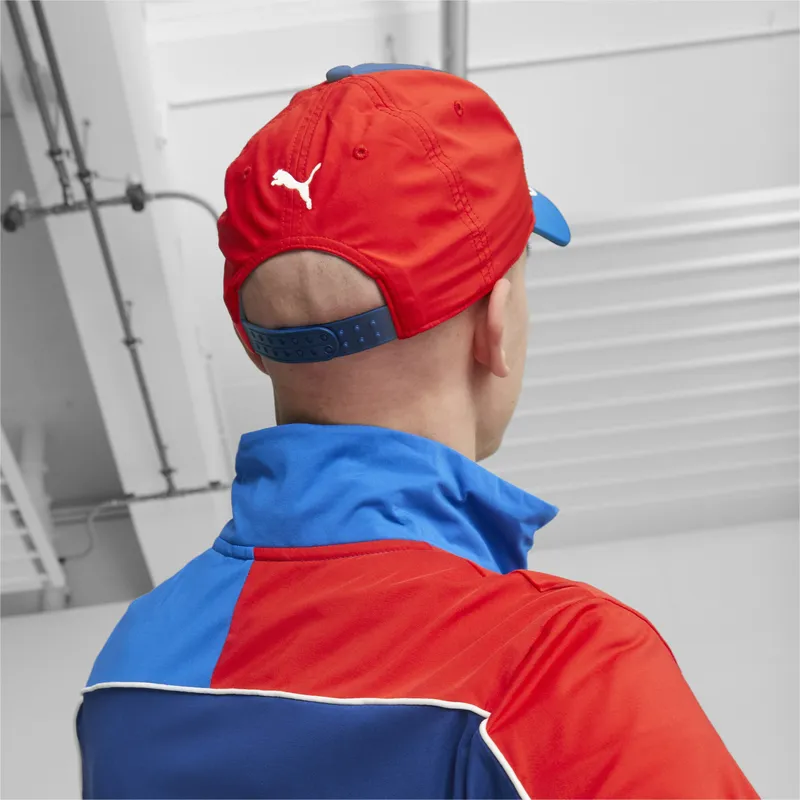 blaue-und-rote-gebogene-snapback-kappe-motorsport-bb-von-bmw-von-puma