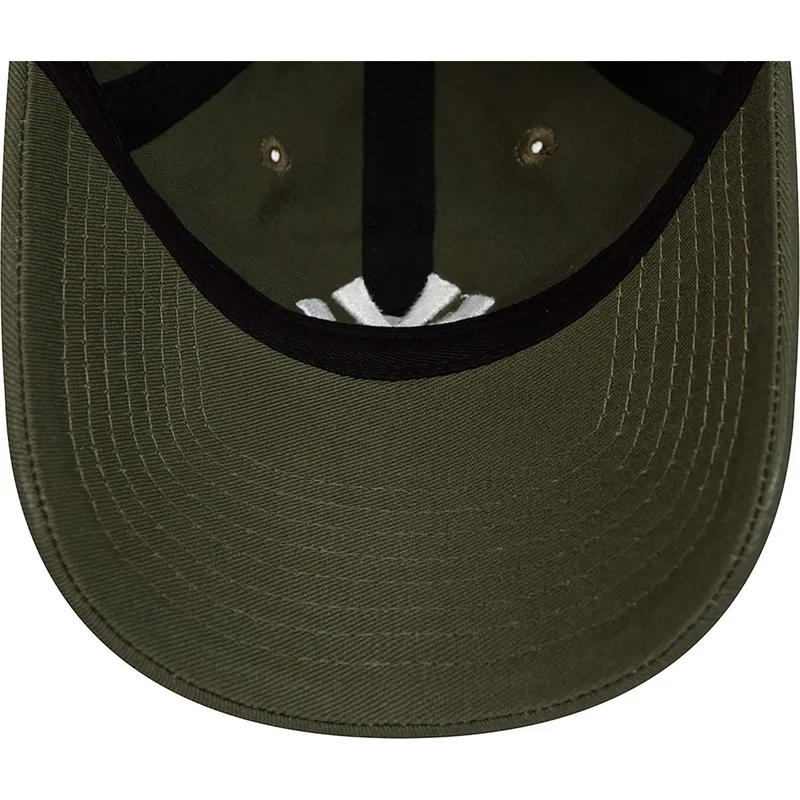grune-verstellbare-curved-cap-9twenty-league-essential-der-new-york-yankees-mlb-von-new-era grune-verstellbare-curved-cap-9twenty-league-essential-der-new-york-yankees-mlb-von-new-era