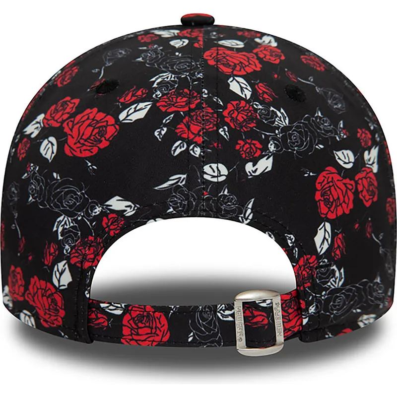 schwarze-und-rote-verstellbare-curved-cap-9forty-floral-all-over-print-von-manchester-united-football-club-premier-league-von-ne schwarze-und-rote-verstellbare-curved-cap-9forty-floral-all-over-print-von-manchester-united-football-club-premier-league-von-ne