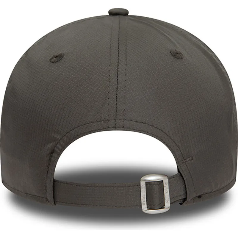 schwarze-verstellbare-curved-cap-9forty-ripstop-von-ducati-motor-motogp-von-new-era