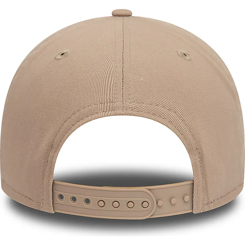 mutzen-gebogen-beige-snapback-9forty-seasonal-der-red-bull-racing-formula-1-von-new-era