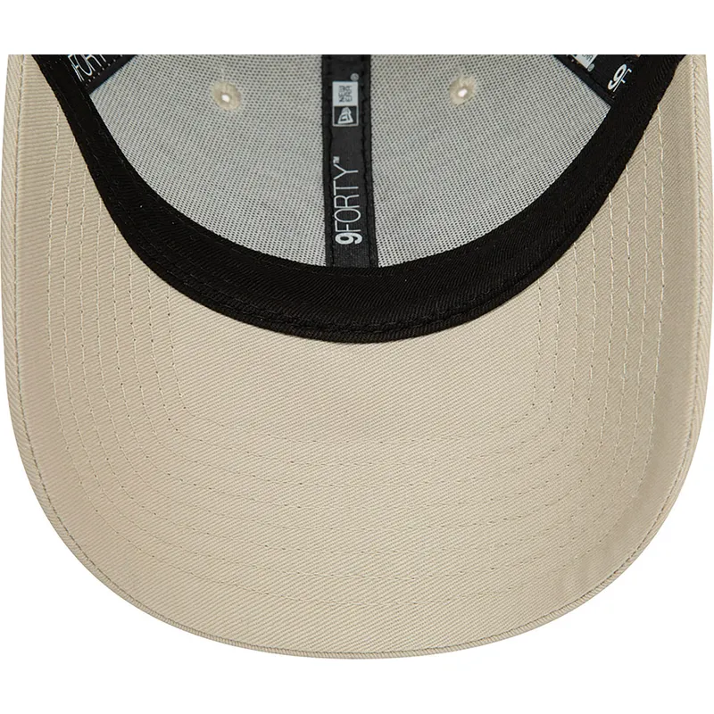 mutzen-gebogen-beige-verstellbares-band-marron-9forty-league-essential-der-new-york-yankees-mlb-von-new-era