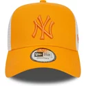 casquette-trucker-orange-et-blanche-avec-logo-orange-a-frame-league-essential-new-york-yankees-mlb-new-era