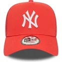 mutzen-gebogen-rot-snapback-a-frame-league-essential-der-new-york-yankees-mlb-von-new-era