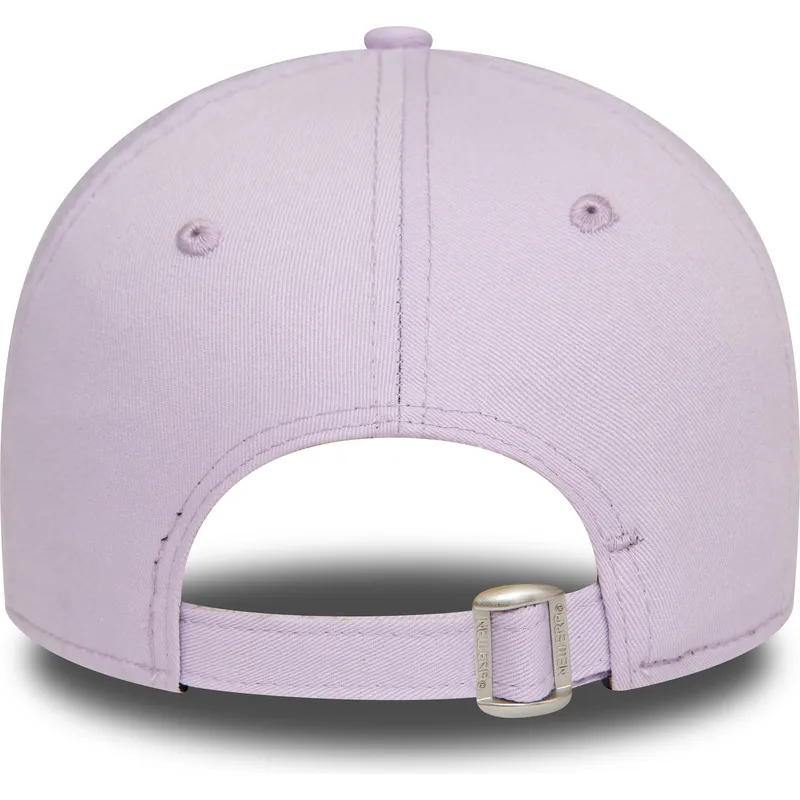 violette-verstellbare-curved-cap-fur-damen-9twenty-wordmark-von-malibu-beach-california-von-new-era
