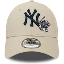 mutzen-gebogen-beige-verstellbares-band-9forty-food-character-der-new-york-yankees-mlb-von-new-era