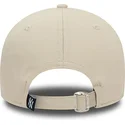 mutzen-gebogen-beige-verstellbares-band-9forty-food-character-der-new-york-yankees-mlb-von-new-era