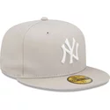 casquette-plate-beige-ajustee-59fifty-league-essential-new-york-yankees-mlb-new-era
